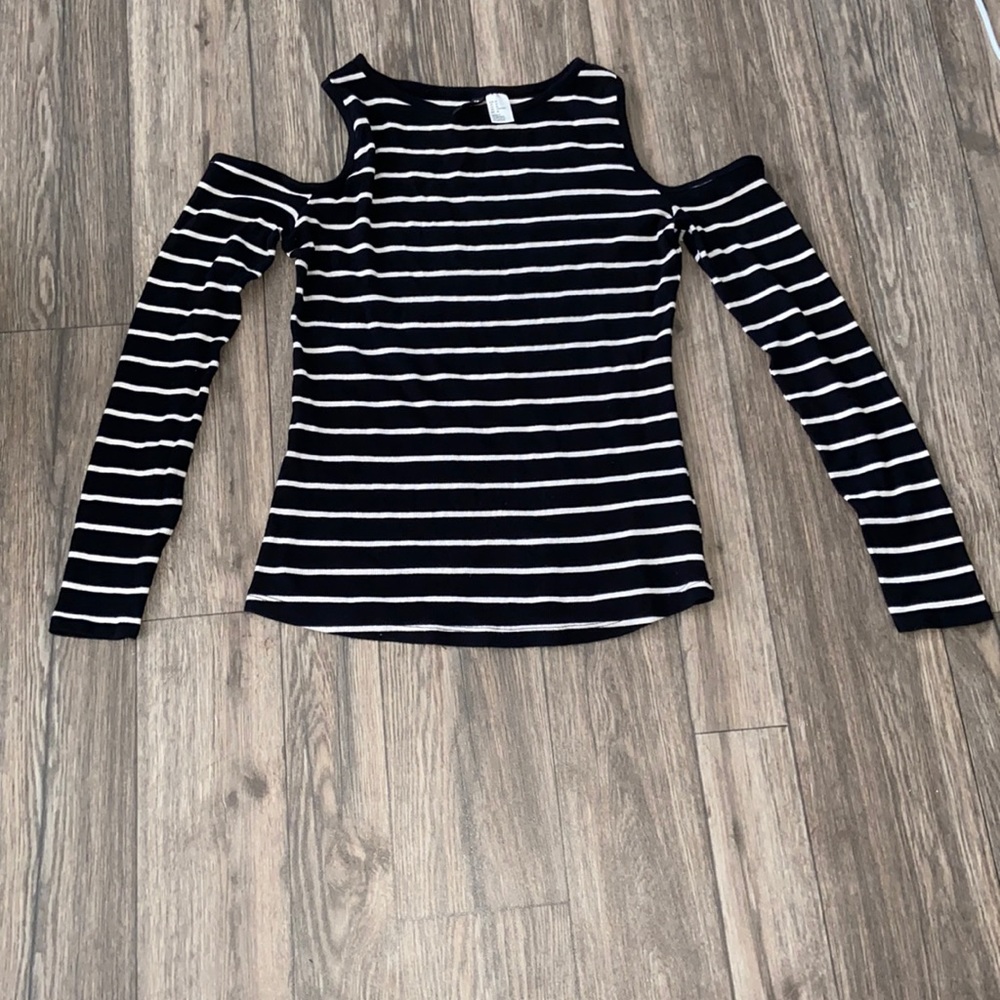 Top with shoulder cut out
